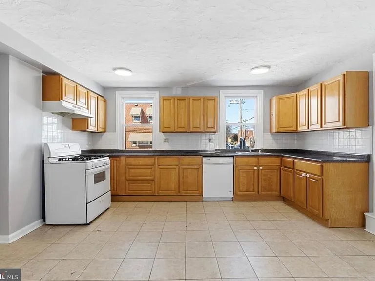 6266 Marsden St #A — Photo 8