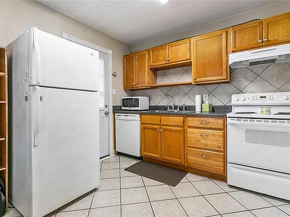 5th image of 808 Kent Ave