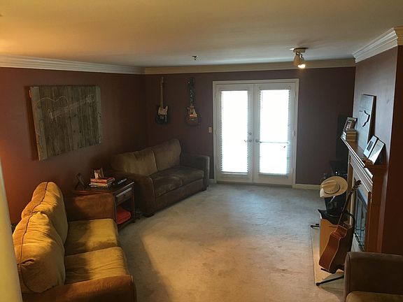 5th image of 401 President Ronald Reagan Way #221