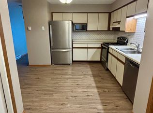 293 Nicole Ln APT 2, River Falls, WI 54022
