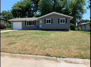 3419 Gateway Rd, Elkhorn, NE 68022