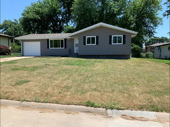 3419 Gateway Rd, Elkhorn, NE 68022