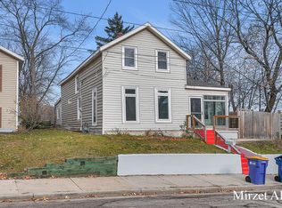 413 Breens Ct SW, Grand Rapids, MI 49503