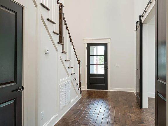 4th image of 9538 Silver Stone Ln