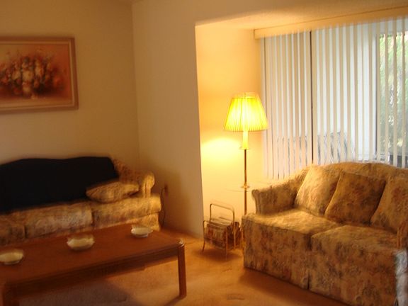 4th image of 1103 Palm Dr