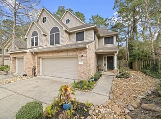 74 E Lakeridge Dr, The Woodlands, TX 77381