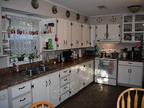 3rd image of 781 Elvis Presley Dr