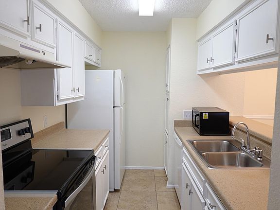 4th image of 10616 Mellow Mdws APT 7D