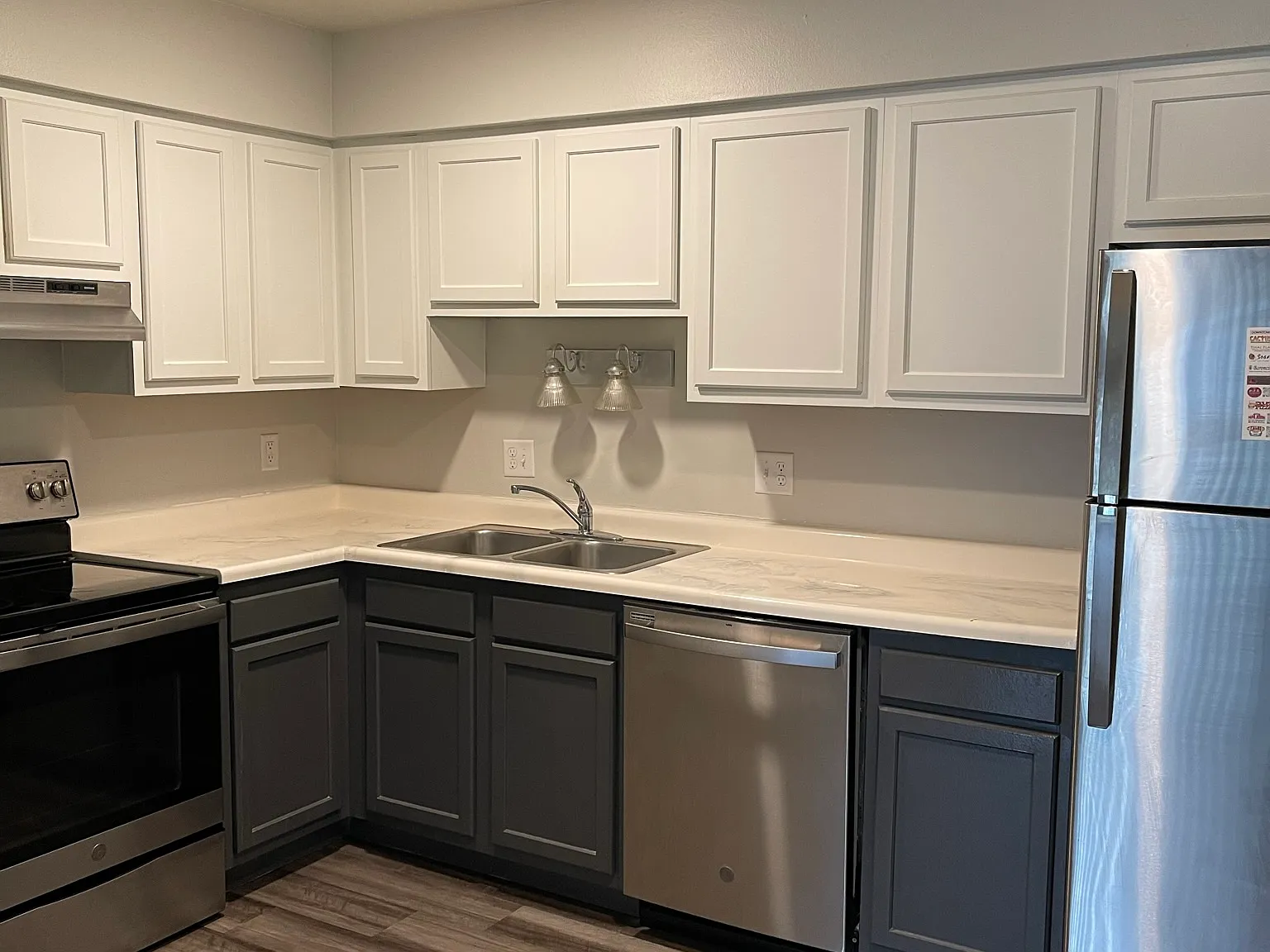3 bed, $2,327 — Photo 2