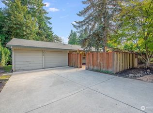 1042 168th Ave SE UNIT A, Bellevue, WA 98008