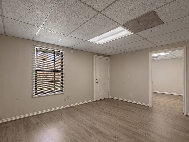 626 University Ave — Photo 3