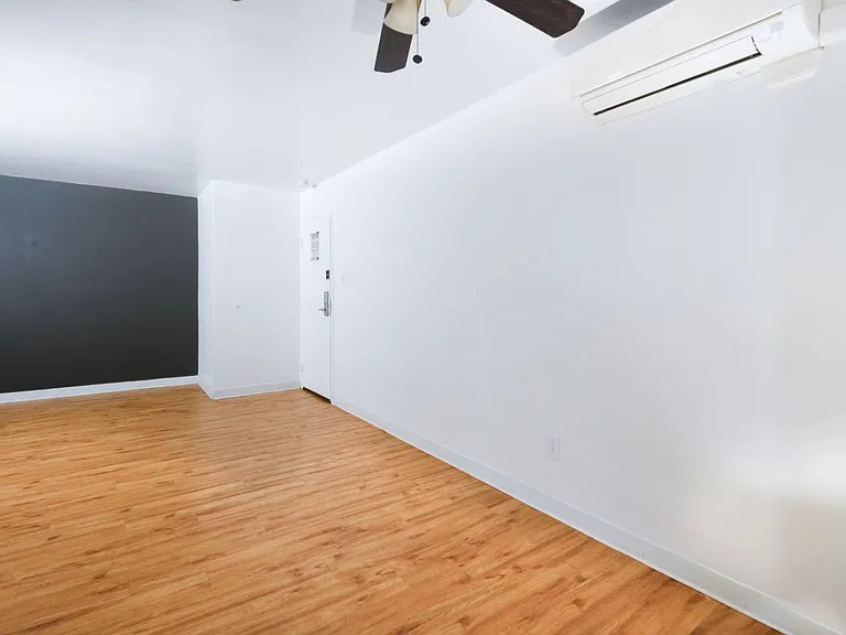 5426 Fifth Avenue — Photo 115