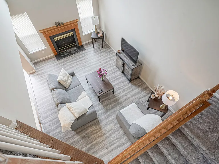 127 Buckingham Way — Photo 4