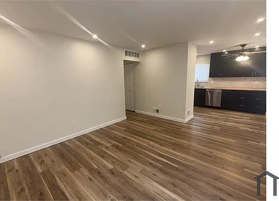 7643 Rivard Ave — Photo 13
