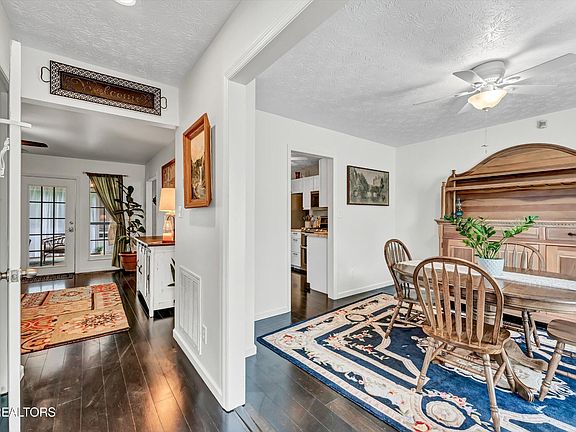 5th image of 5944 Tennyson Dr