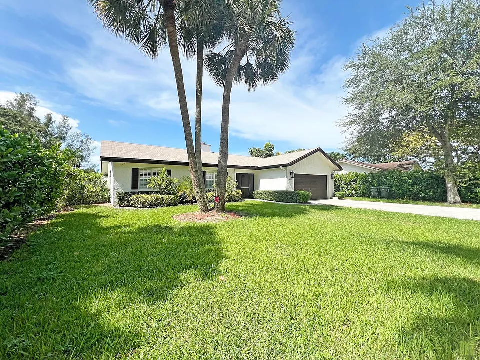 4975 NW 6th St