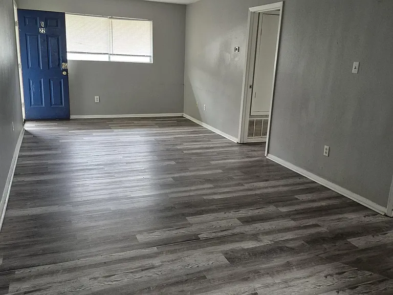 818 W 28th Ave #B22 — Photo 13