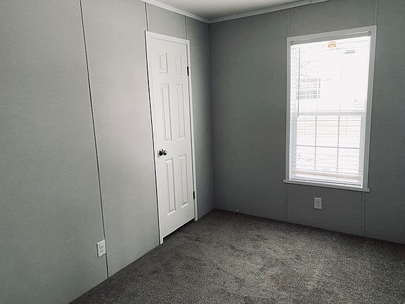 3rd image of 384 Sunburst Cir