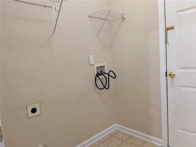 4624 Windale Dr — Photo 12