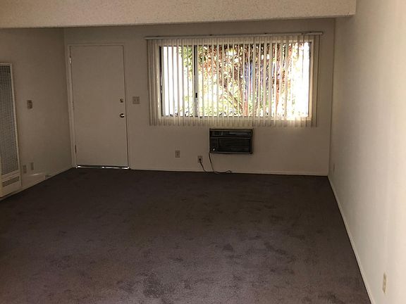 5th image of 10808 Victory Blvd #23