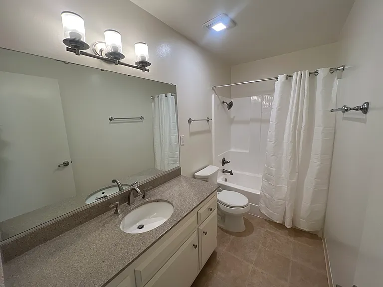 7373 Davenport Rd #B — Photo 8