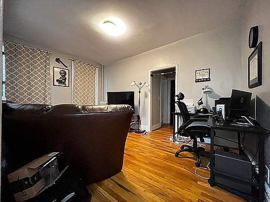 2nd image of 1010 President St APT 1C