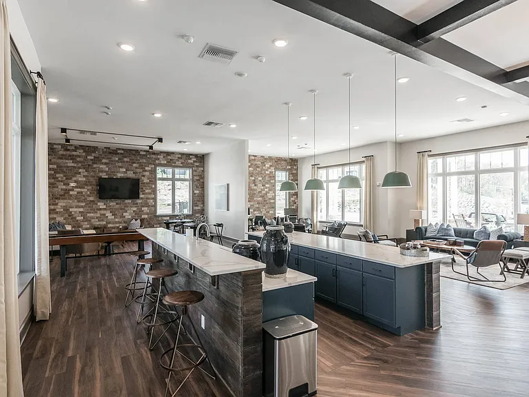 Village at Westland Cove Apartments — Photo 33