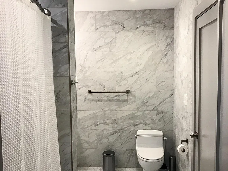 309 E St #24 — Photo 18