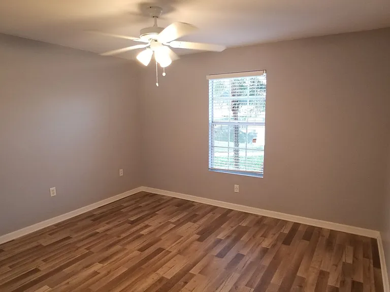 302 Lake Parsons Grn #108 — Photo 12