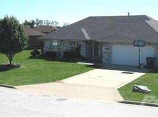 1000 E Lily Dr, Ozark, MO 65721