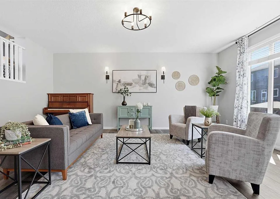 25 Yorkville Grn SW