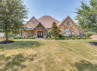 104 Woodview Ct, Burleson, TX 76028