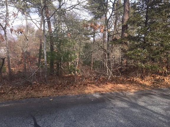 3rd image of 246 Deer Meadow Ln