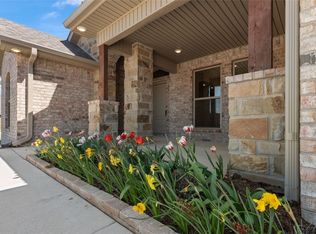 2401 England Ln, Pea Ridge, AR 72751