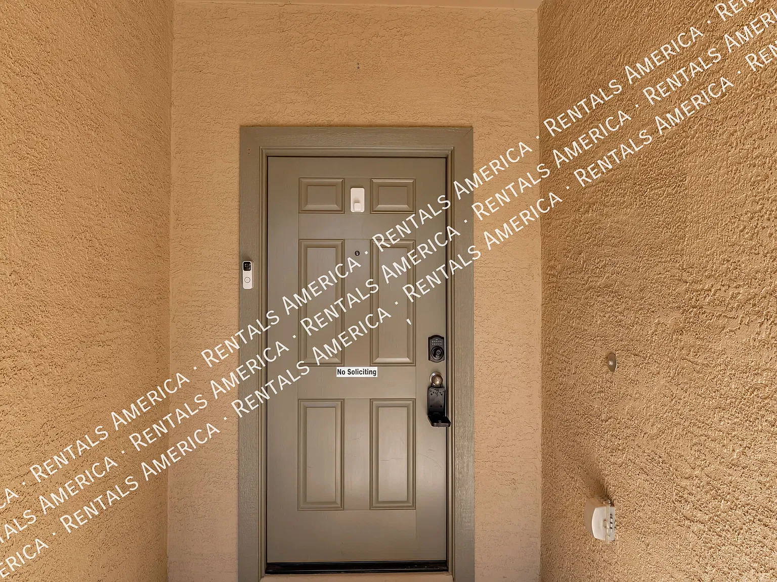 Beautiful 4 bedroom home in Gladden Farms! — Photo 4
