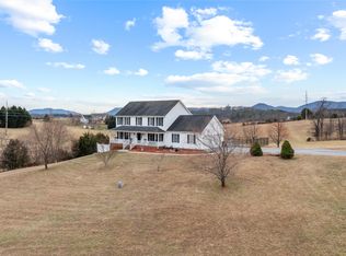 765 Country Club Rd, Troutville, VA 24175