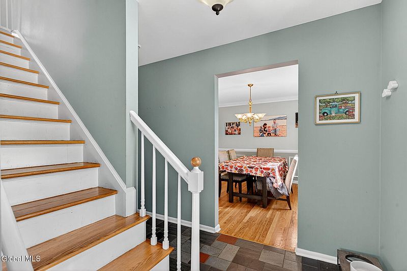4th image of 5 Southwood Drive