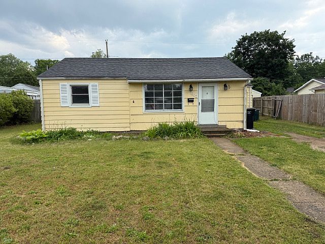 1st image of 1302 Eastbrook Dr