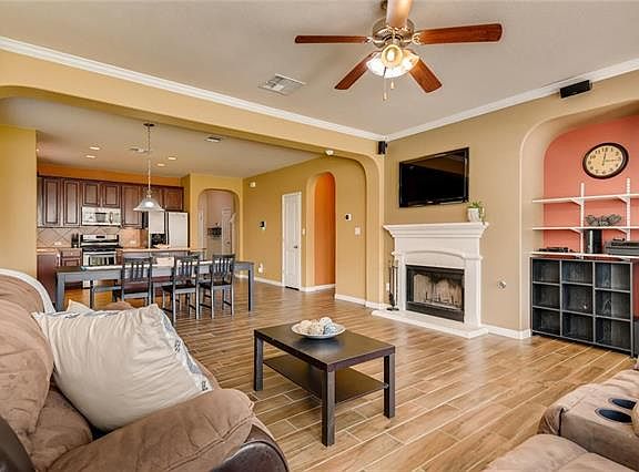 4th image of 1029 Sussex Way