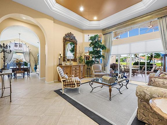 4th image of 11607 Pamplona Boulevard