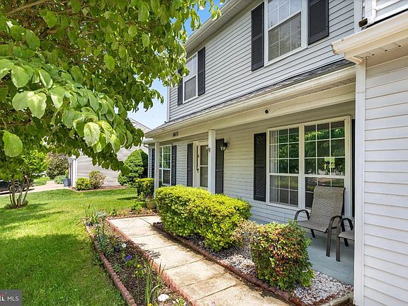 3rd image of 1611 Blacksmith Ln