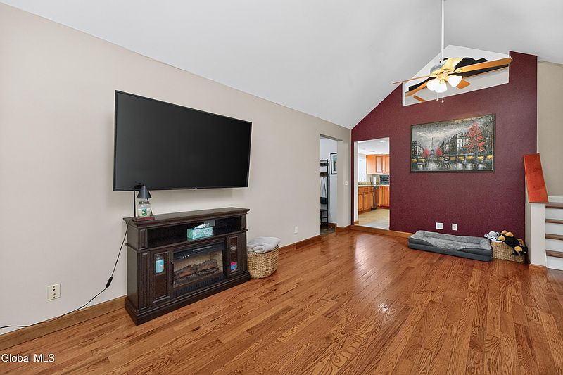 5th image of 600 Riverview Road
