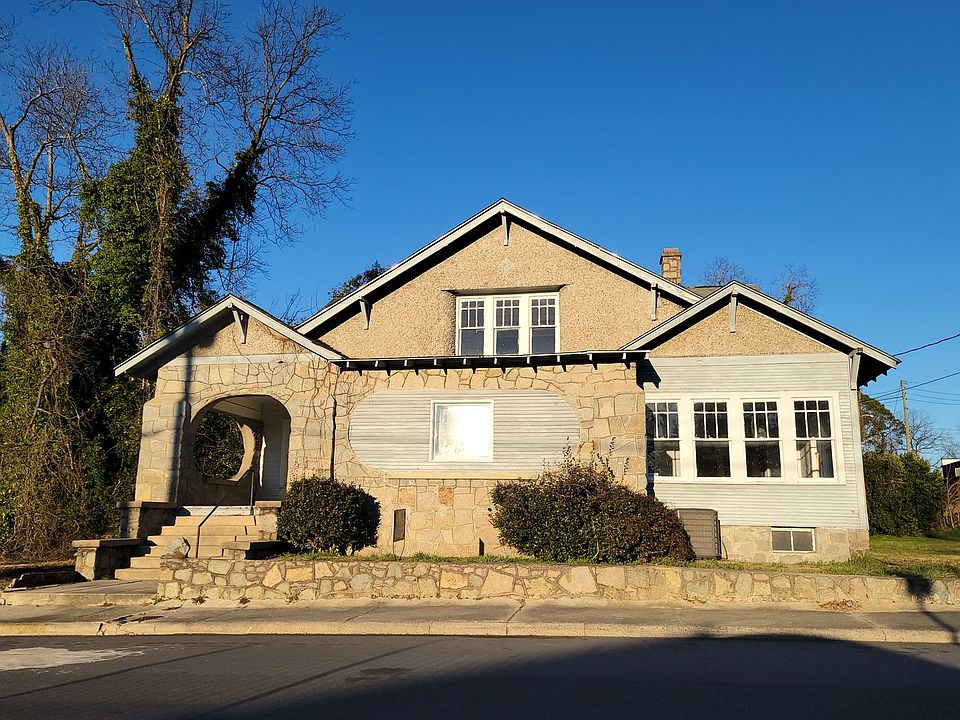 1st image of 174 Centre St