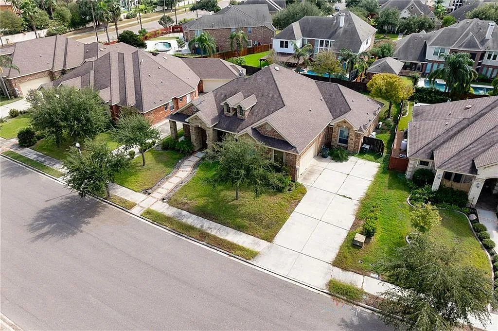 4 bed, 3.5 bath, 3437 sqft, $4,000 — Photo 2