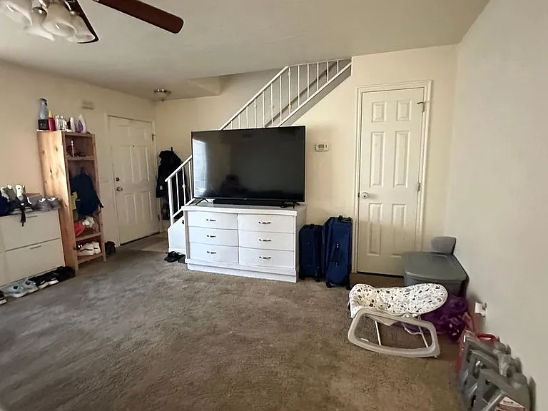 1148 Northfield Rd — Photo 3