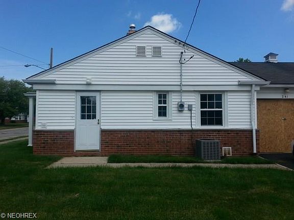 2nd image of 241 E 235th St #133