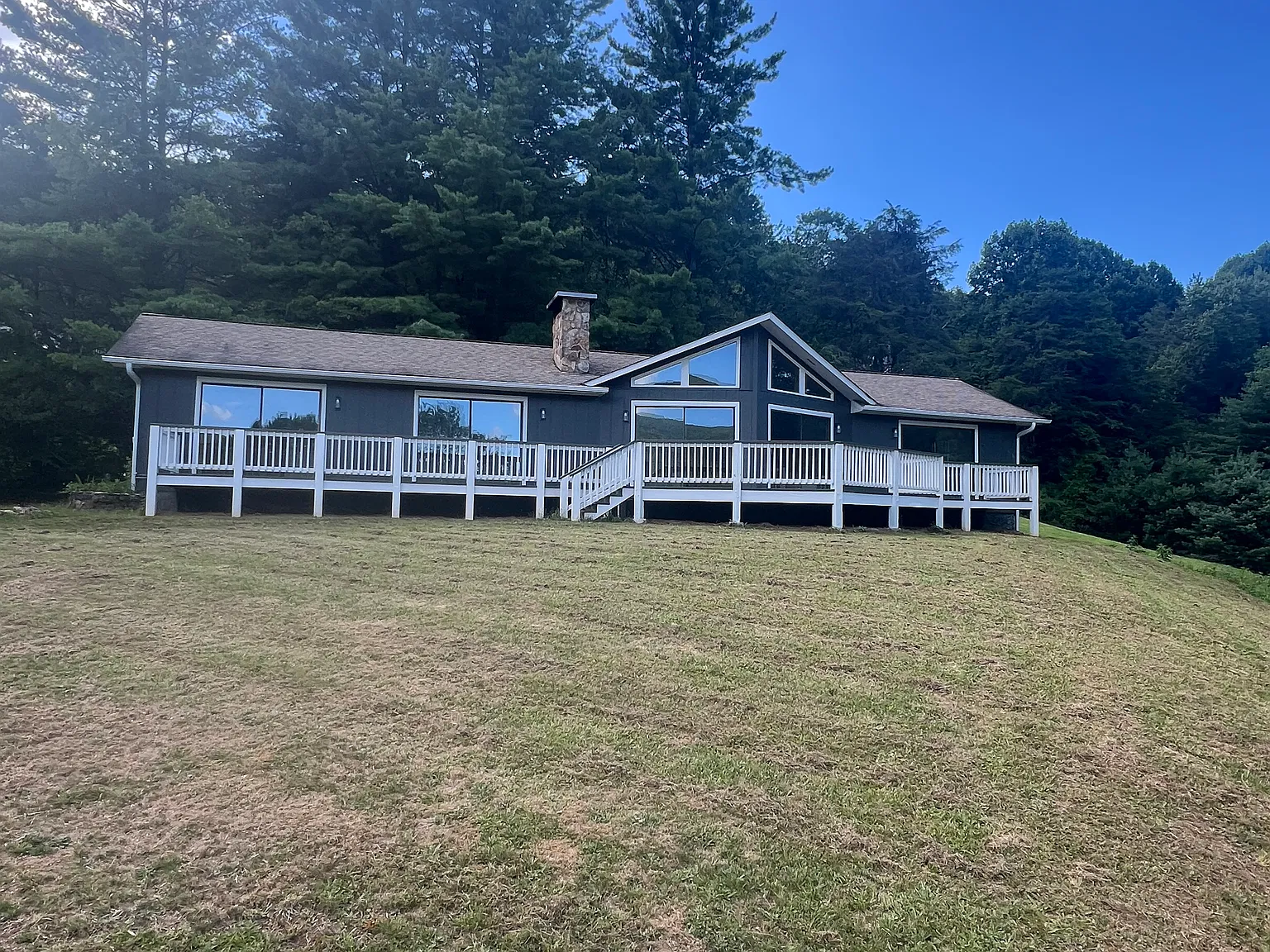 3 bed, 1888 sqft, $3,000 — Photo 3