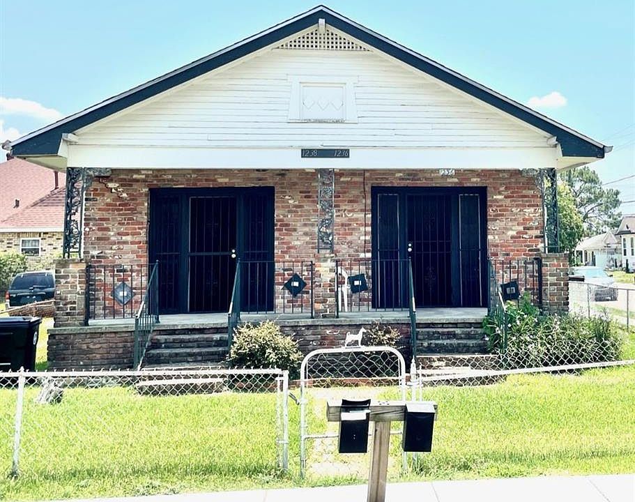 1st image of 1236 Saint Denis St #38