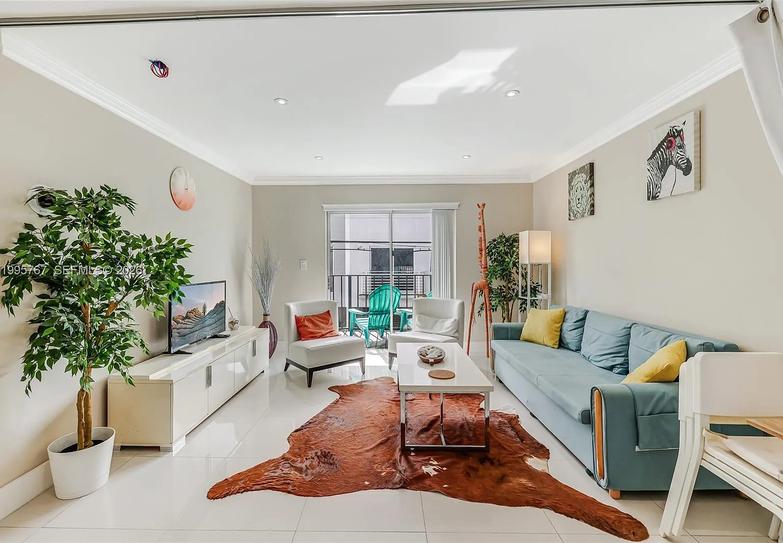 Euclid Plaza Condo — Photo 1