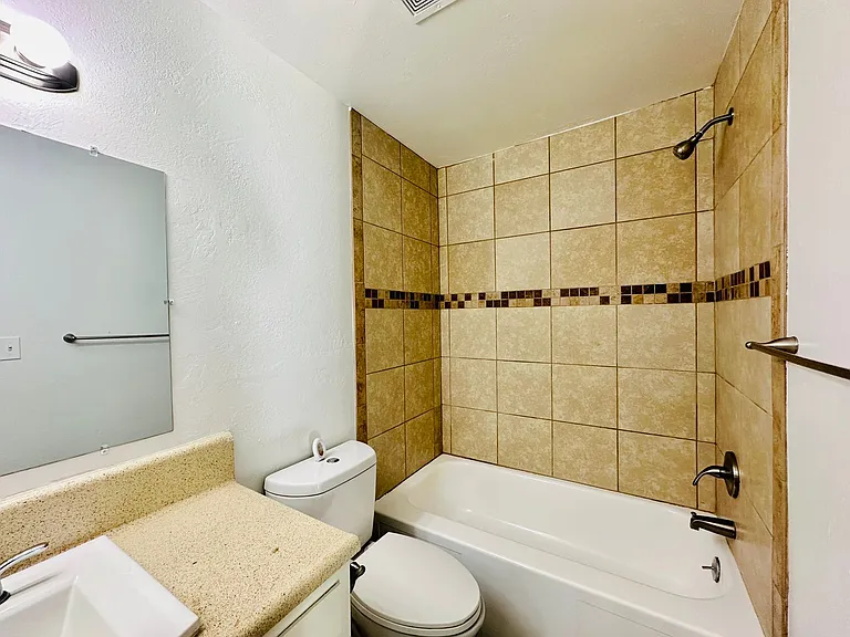 Bel Air Apartments — Photo 23